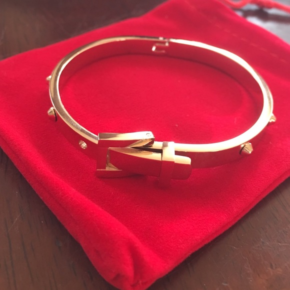 ❌SOLD❌🎉SALE🎉💕Rose Gold Buckle Bangle💕 - Picture 2 of 4