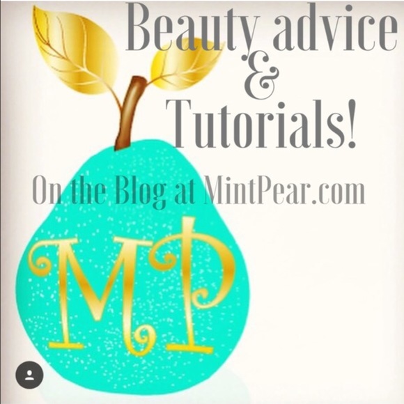 Mint Pear Beauty Blending Sponge - Picture 3 of 4