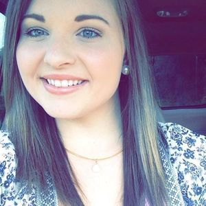 Meet your Posher, Caitlin