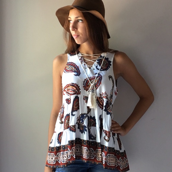 🆕Paisley Print V Neck Top - Picture 2 of 4