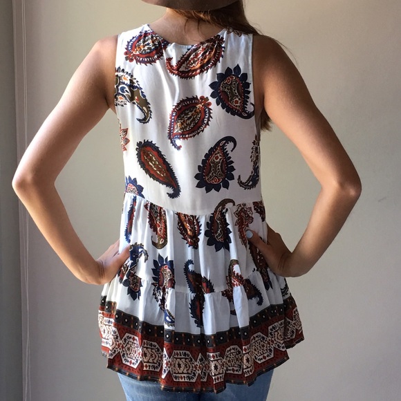 🆕Paisley Print V Neck Top - Picture 3 of 4