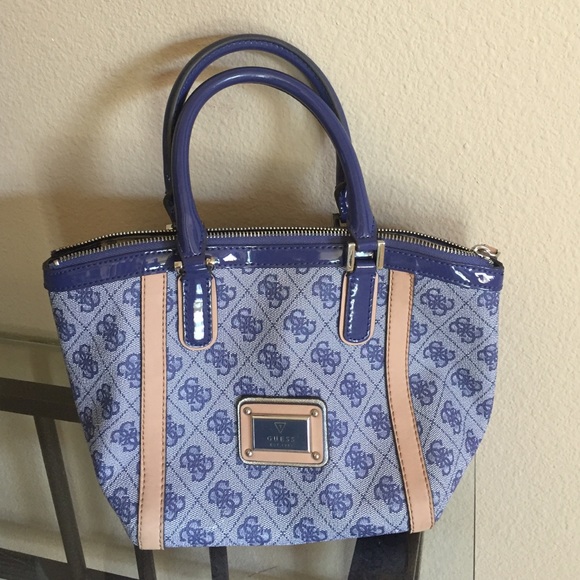 Guess purse (small)