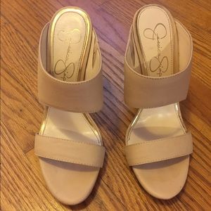 Jessica Simpson nude stiletto heels!