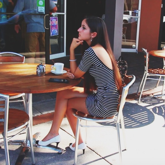 Meet your Posher, Alyssa - Picture 3 of 4