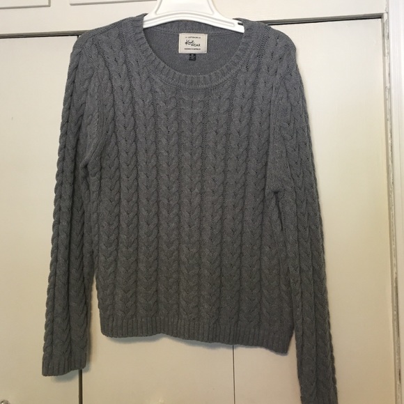 Gray sweater - Picture 1 of 3