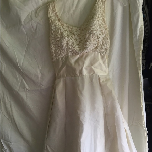 Vintage wedding dress