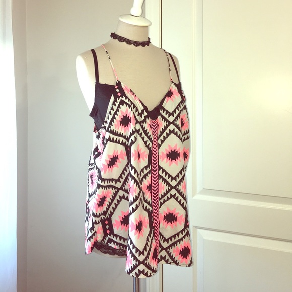 Tops - Tribal bold print top