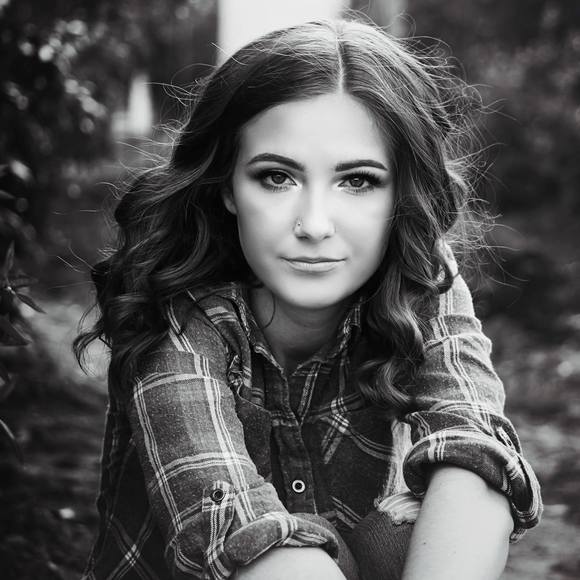 Meet your Posher, Steffanie - Picture 1 of 1
