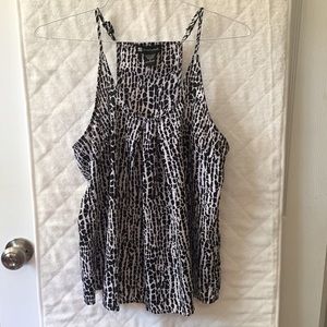 Black and white tank top blouse