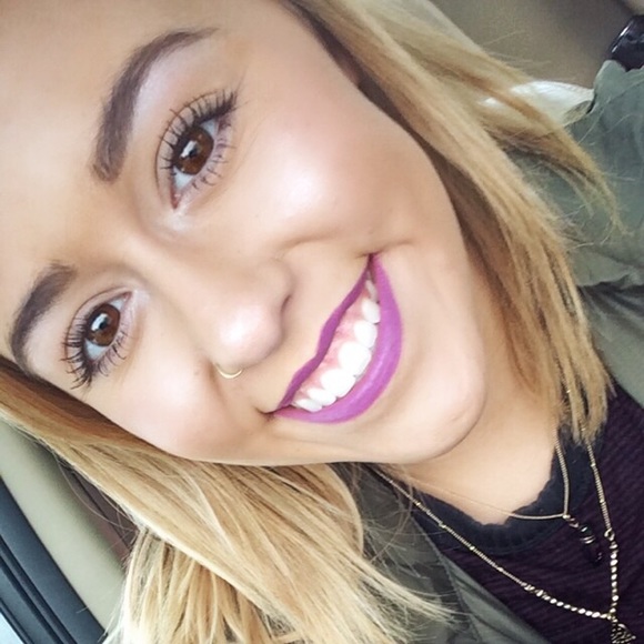 Meet your Posher, Natalie