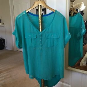 ✨Pretty Sheer Hi-Lo Top✨