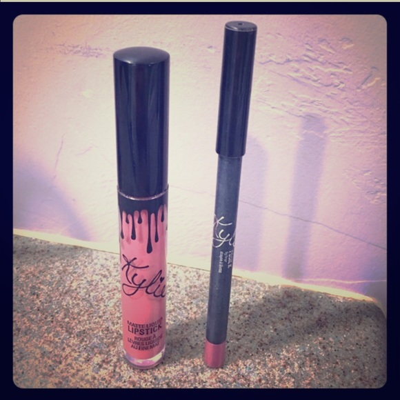 Kylie Lip Kit "Posie K"