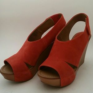 Kenneth Cole Reaction Wedges