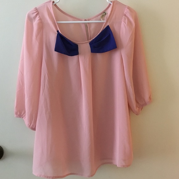 plain pink half sleeve top, navy blue bow - Picture 1 of 1