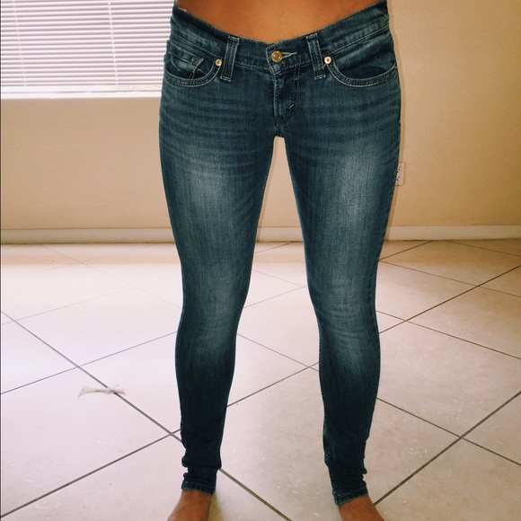 Low rise skinny Levi's in medium wash