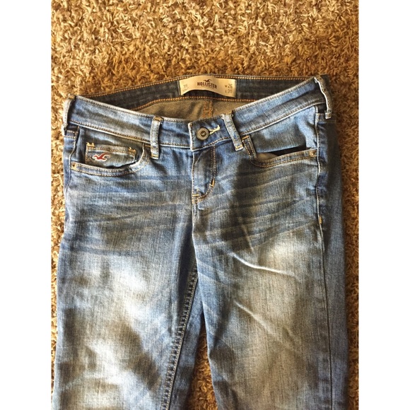 Hollister Skinny Jeans - Picture 2 of 4
