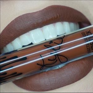 Kylie True Brown K Matte Lipstick