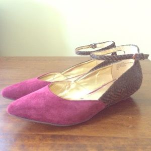 Suede pointed flat by Seychelles size 6.5