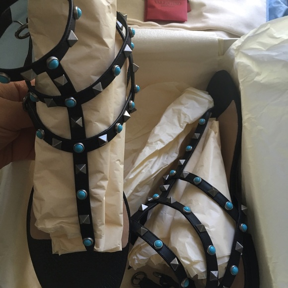 Valentino - Picture 2 of 3