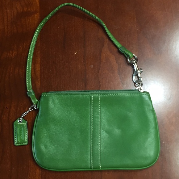 Green leather coach wristlet - Picture 4 of 4