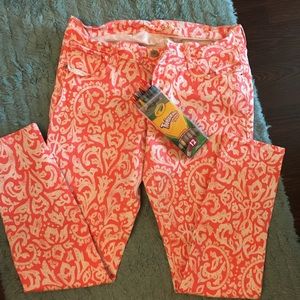Super cute, Old Navy patterned jeans!