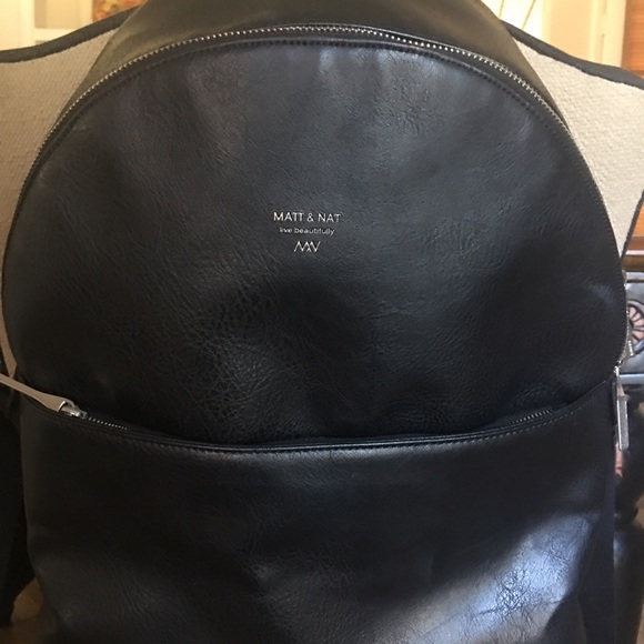 ‼FINAL PRICE DROP‼️Matt and Nat Vegan Leather 🎒