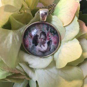 Cabochon glass pendant necklace