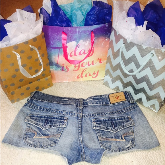 American Eagle Denim Shorts with Plaid Pockets - Picture 3 of 3