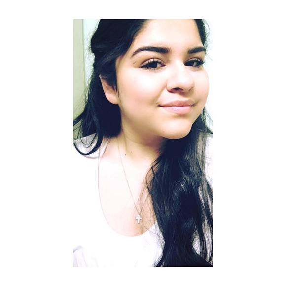 Meet your Posher, Cecelia - Picture 1 of 1