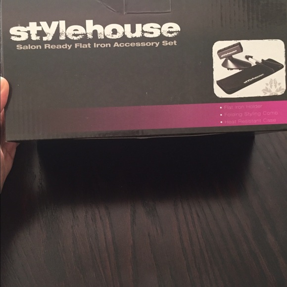 Stylehouse Flat Iron Accessory Set