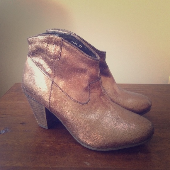 Bronze metallic bootie size 37 from anthro NEW