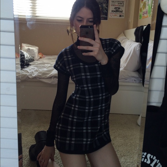 Vintage knit B&W plaid mini dress/tunic. 90's.