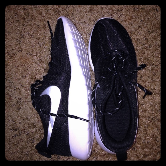 Nike Roshe Runs - Black, Silver and White