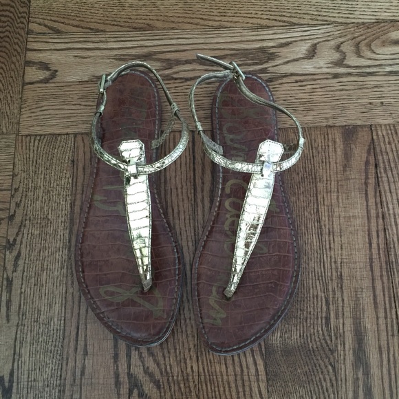Sam Edelman Gigi Thong Sandals in Metallic Gold