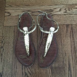 Sam Edelman Gigi Thong Sandals in Metallic Gold