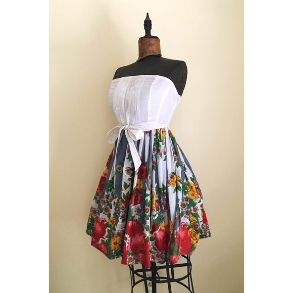 ❤️SOLD Anthropologie Flower Stand dress - Picture 3 of 4