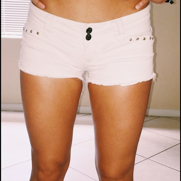 White denim shorts from Wurl, super cute