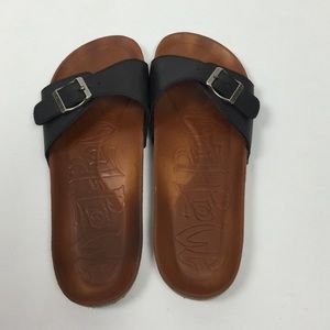 Look-a-like Birkenstocks✨