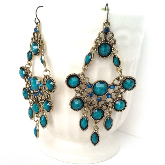 Beautiful vintage boho/bohemian dangling earrings