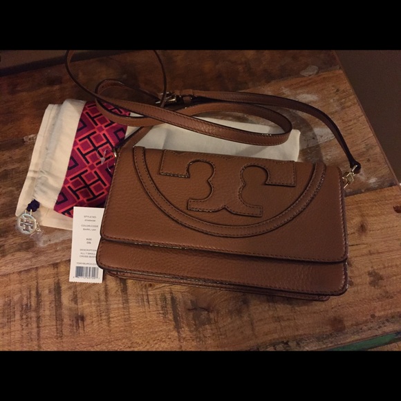 Tory Burch All T Small Cross- body
used once