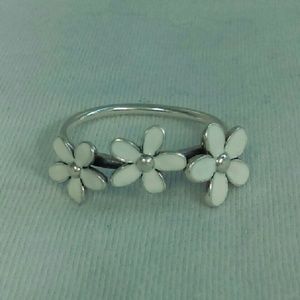 Pandora flower ring