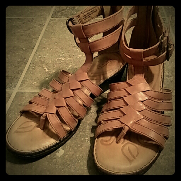 Born Shela Sandal