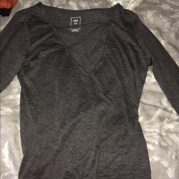 Long sleeve grey shirt