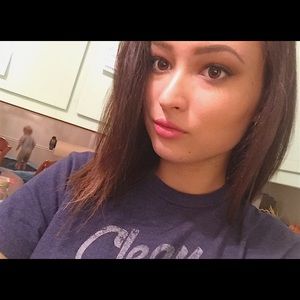 Meet your Posher, Mia