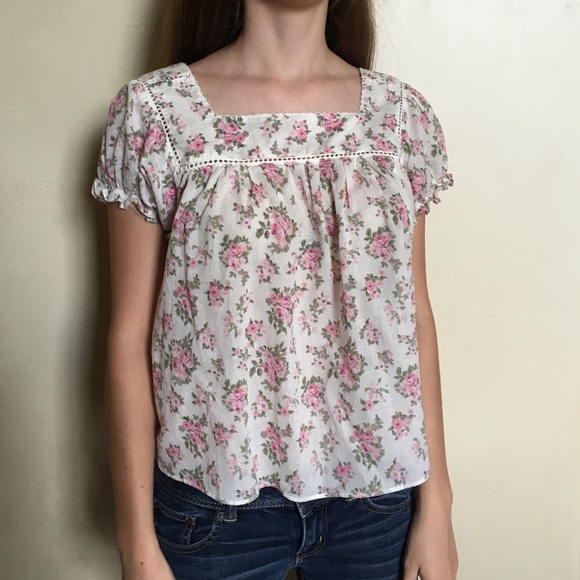 Floral flirty top - Picture 1 of 3