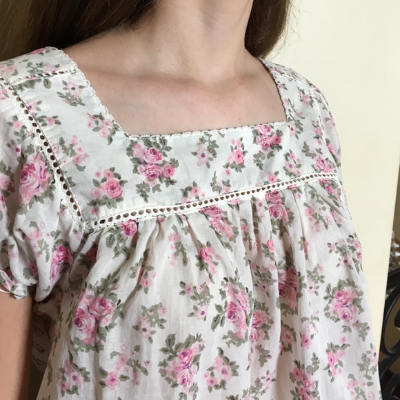 Floral flirty top - Picture 2 of 3
