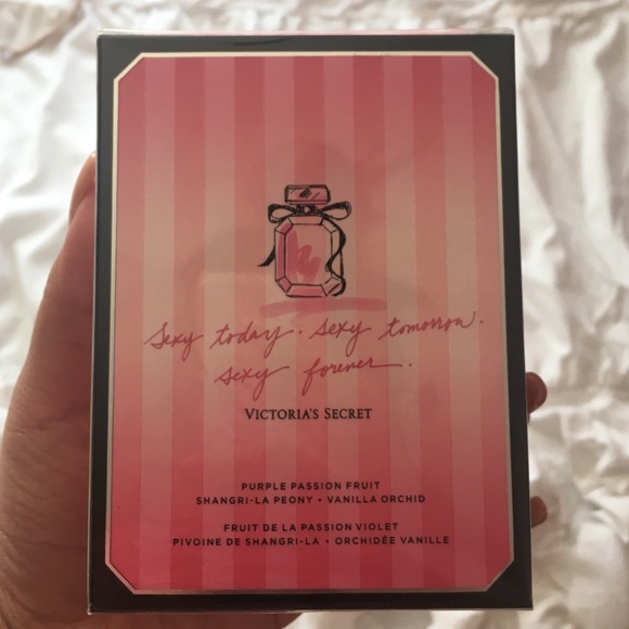 BOMBSHELL PERFUME 💕 Authentic 💕 - Picture 3 of 3