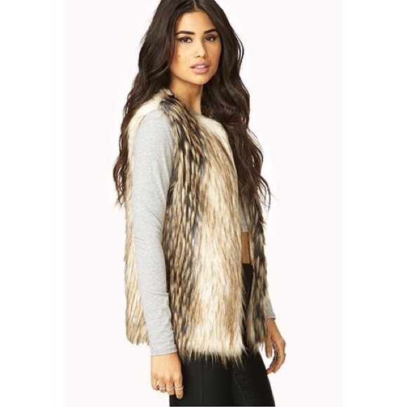 Forever 21 Standout Faux Fur Vest - Picture 2 of 4