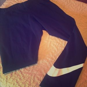 Size Medium Nike Capris