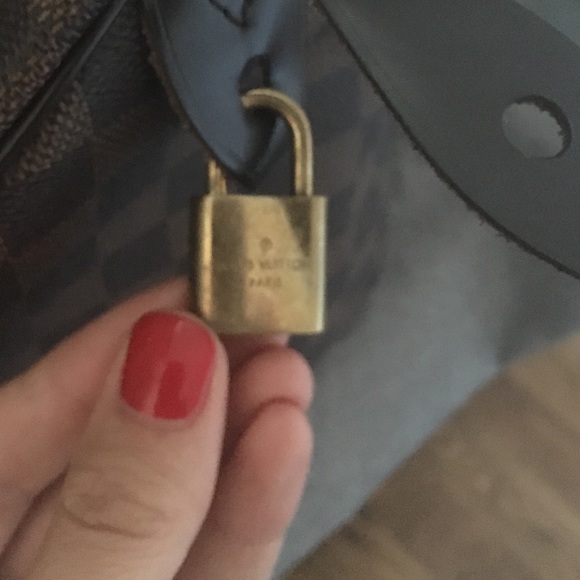 Louis Vuitton Damier Ebene Canvas speedy bag. - Picture 4 of 4